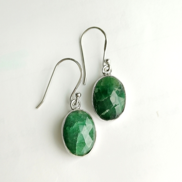 NEW Emerald gemstone earrings in Sterling Silver - Picture 2 of 8